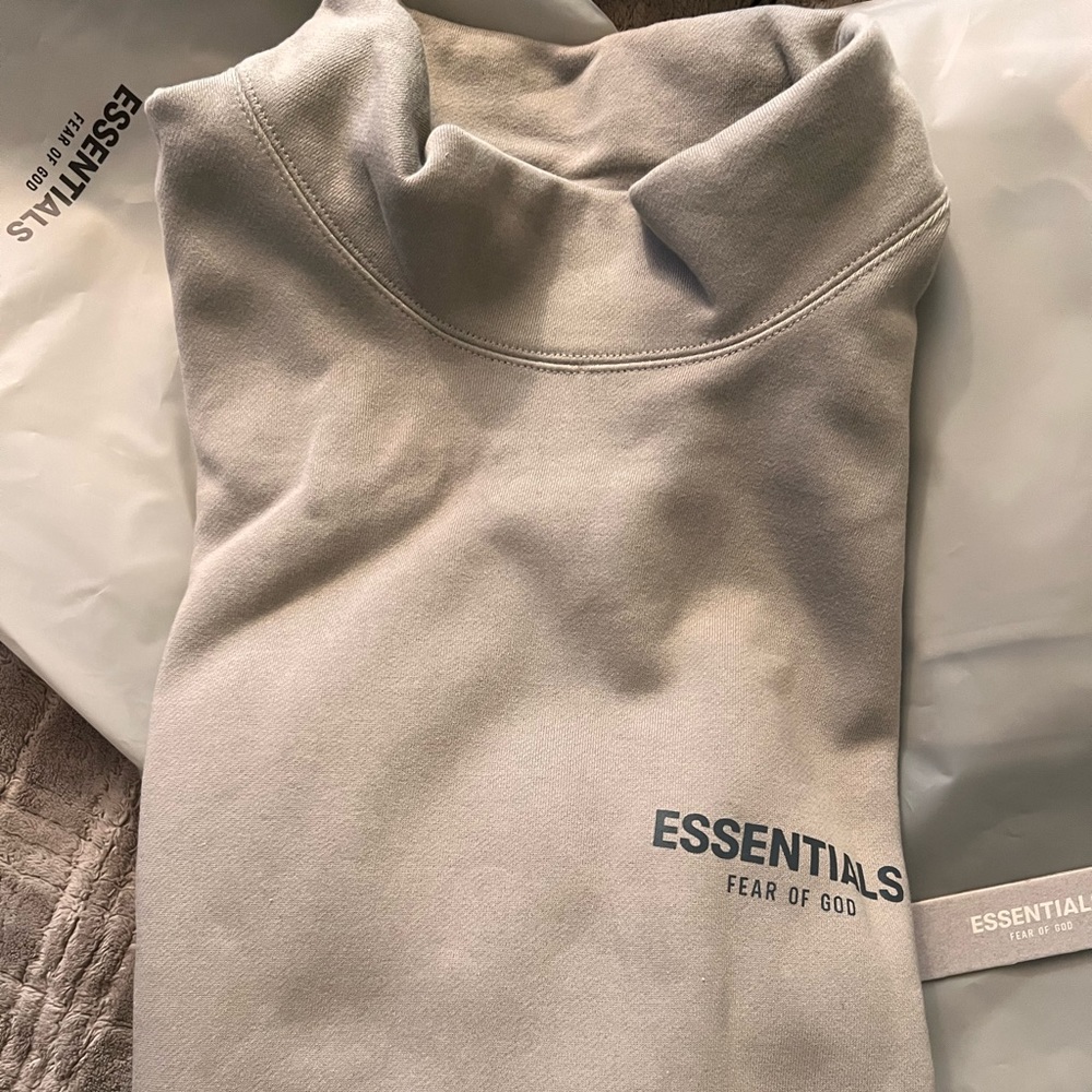 FOG ESSENTIALS mock turtle and sweat shorts Pistachio and swear pants Harvest